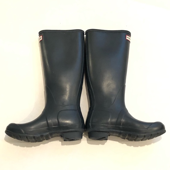 MOVING SALE!! Hunter Original Tall Boots Navy - Size 7 - Picture 2 of 9